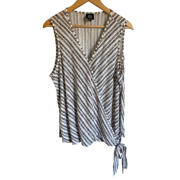 Bobeau 2X Striped Tie Front Faux Wrap Sleeveless Top - Picture 1 of 9